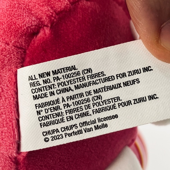 Zuru Snackles plush toy, specifically "Britney the Bunny - Picture 6 of 8